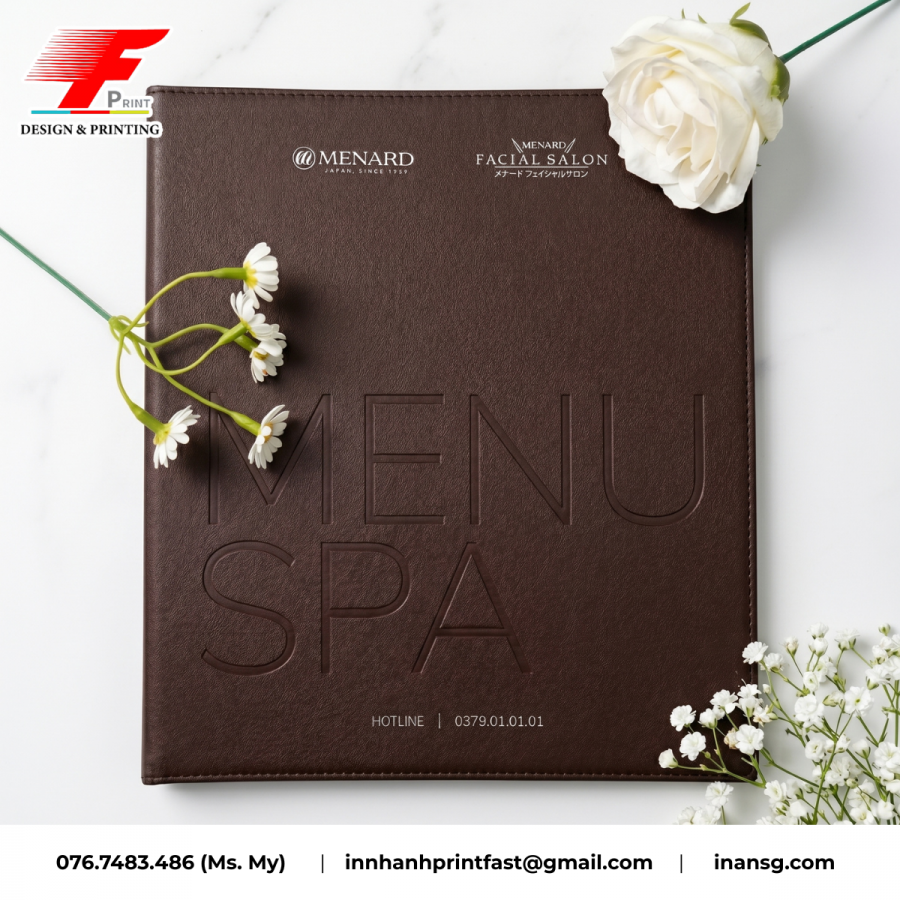 Tổng quan mẫu menu bìa da cao cấp dập nổi logo sản xuất tại xưởng Print Fast.